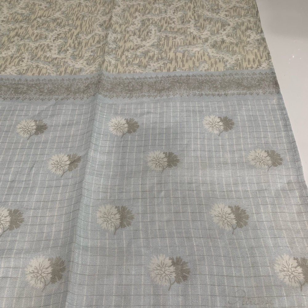 Petrusse Linen Long Scarf - Picture 4 of 9